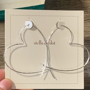 Stella & Dot Essential Hammered Heart Hoops